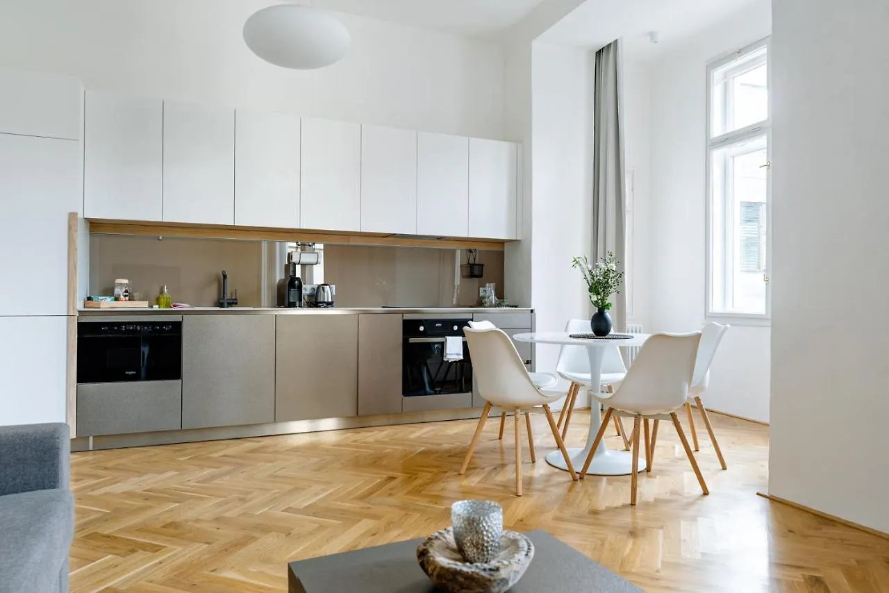 Apartment برنو
