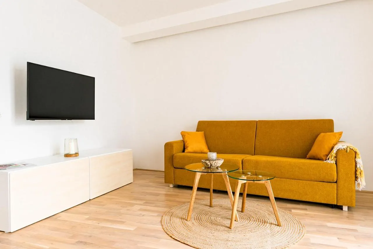 Apartment برنو