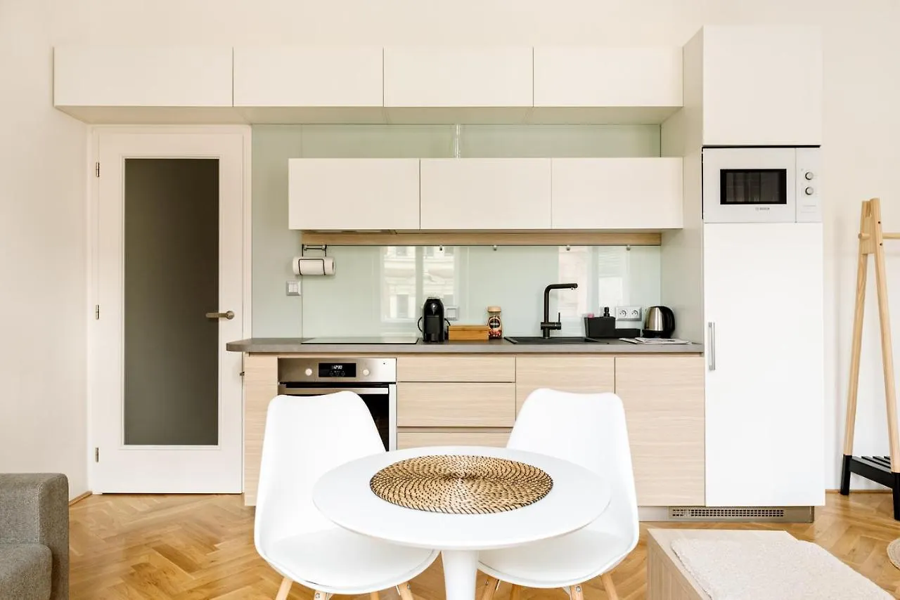 Apartment برنو