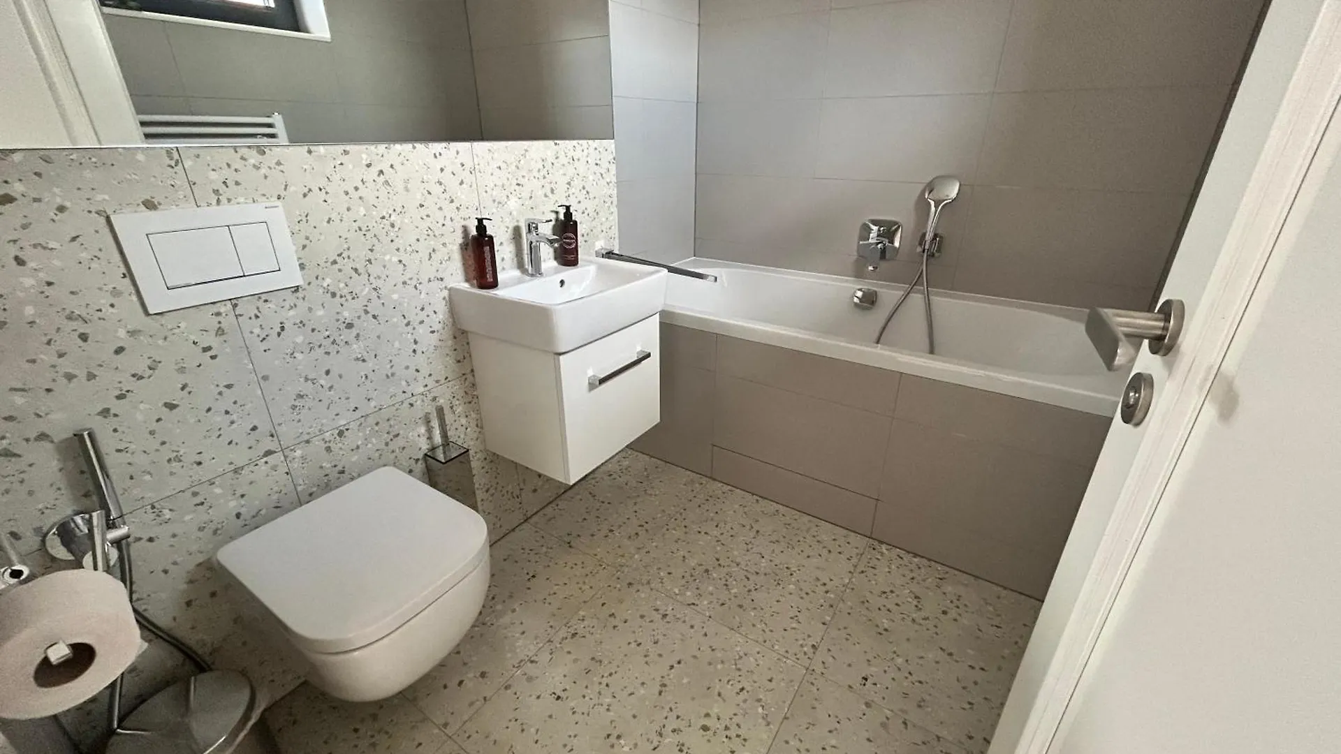 Apartment برنو